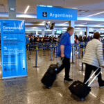 El gobierno suspendió los vuelos procedentes del Reino Unido por la nueva cepa de Covid-19