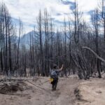 Río Negro: el Pueblo de El Bolsón se organiza asambleariamente para combatir el incendio y en defens...