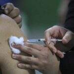 La verdad sobre las vacunas anti covid: los casos de Argentina, Brasil, Uruguay y Chile